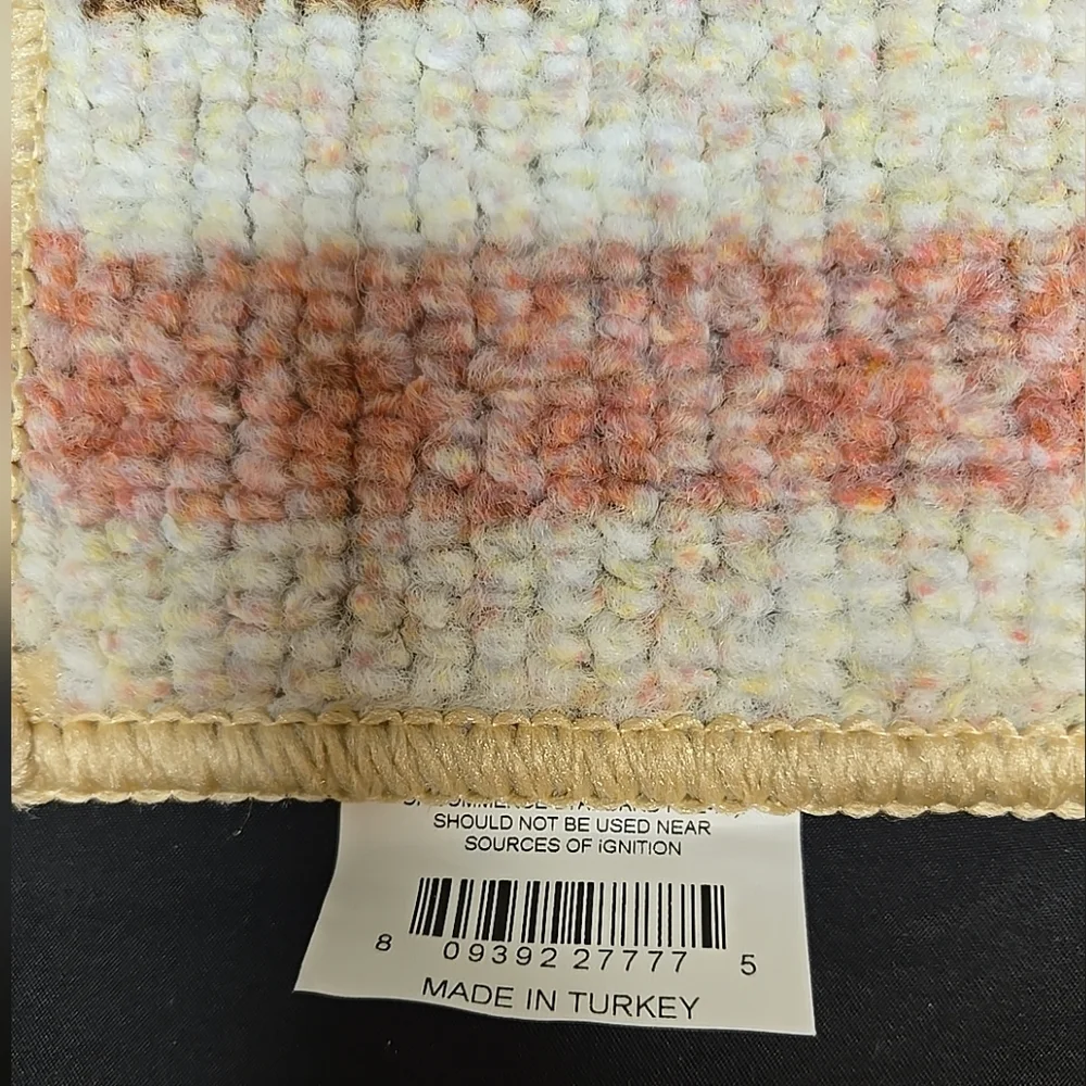 2pc Lot Of Scatter Accent Rugs W/Non Skid Latex Back 22